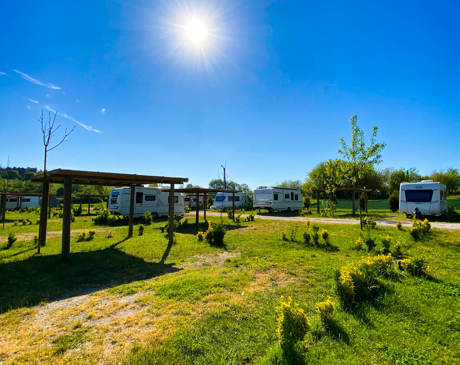 Forest Lake Caravan Camping