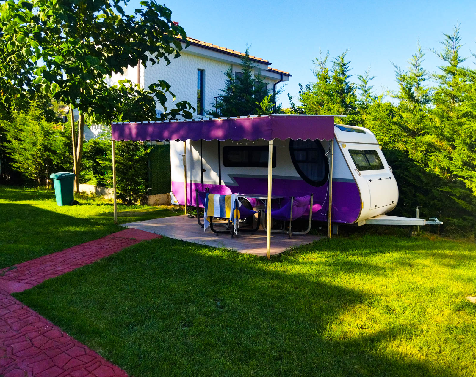 Pingala Glamping Caravan Hotel