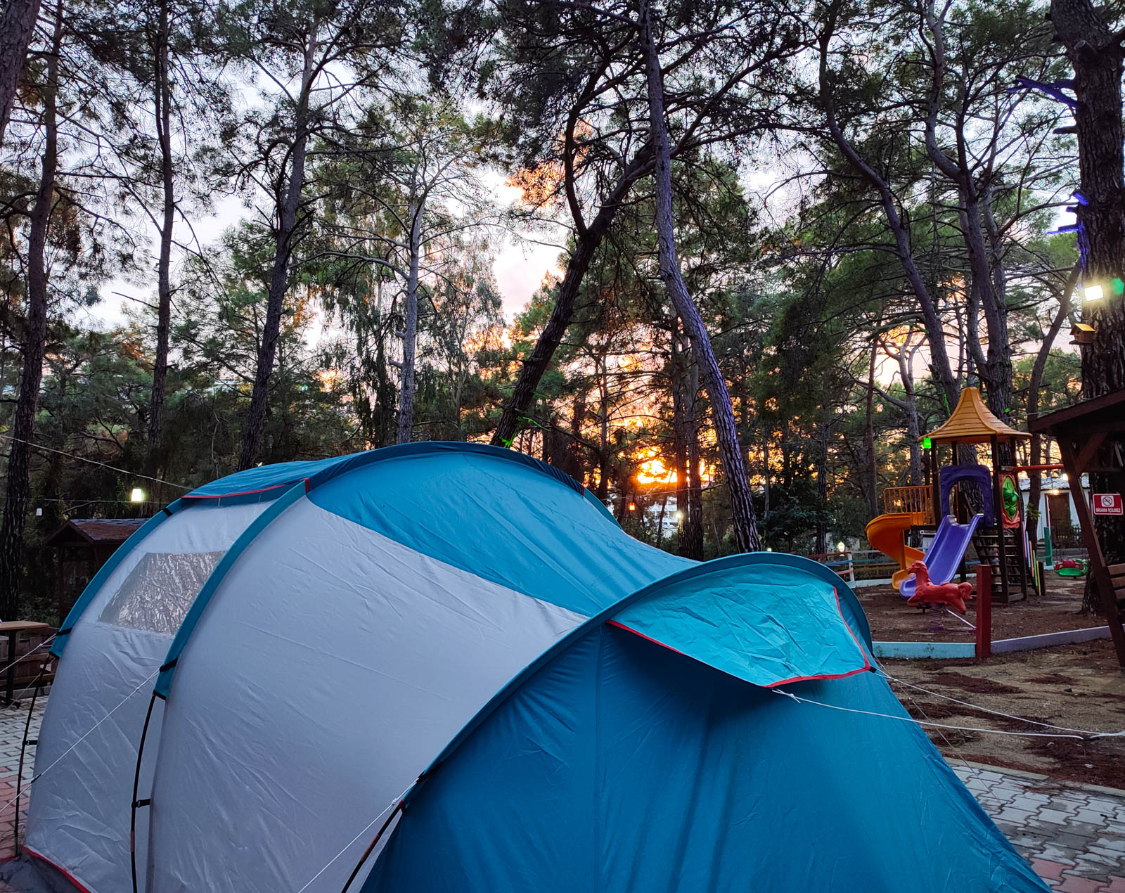 Mutlu Tatil Köyü
